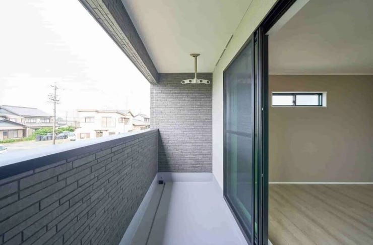 採光に優れた南向きバルコニーです。晴れた日には洗たく物がよく乾きます。