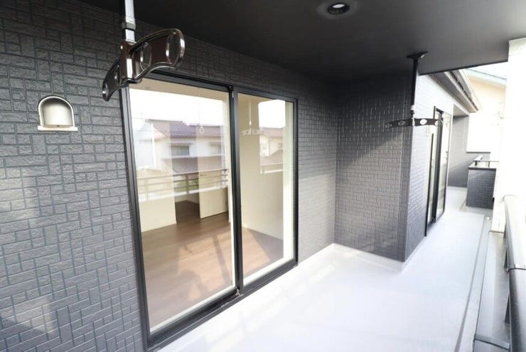 ◆7帖の洋室からつながっているインナーバルコニーです!