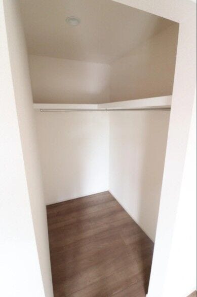 ◆たっぷり収納できるウォークインクローゼット!