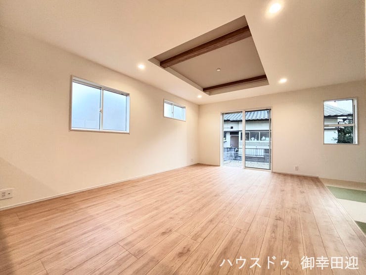 ■□■安らぎと笑顔の中心地■□■陽光が優しく降り注ぎ、会話が自然と弾む。ここでは、毎日が特別な時間へと変わります。