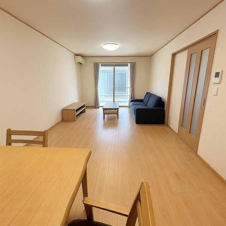 陽当たりの良い明るいリビング☆毎日家族が笑顔で生活する空間♪
【※画像はAI加工により荷物等を消去しています。】