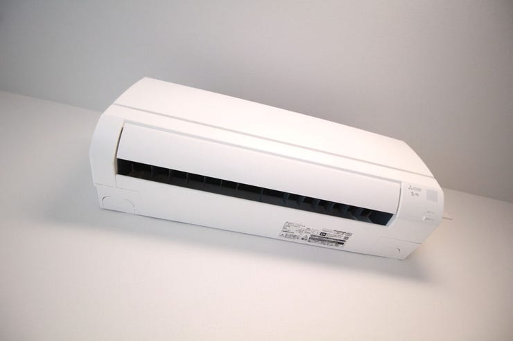 夏の暑い日や冬の寒い日に活躍するエアコン完備♪