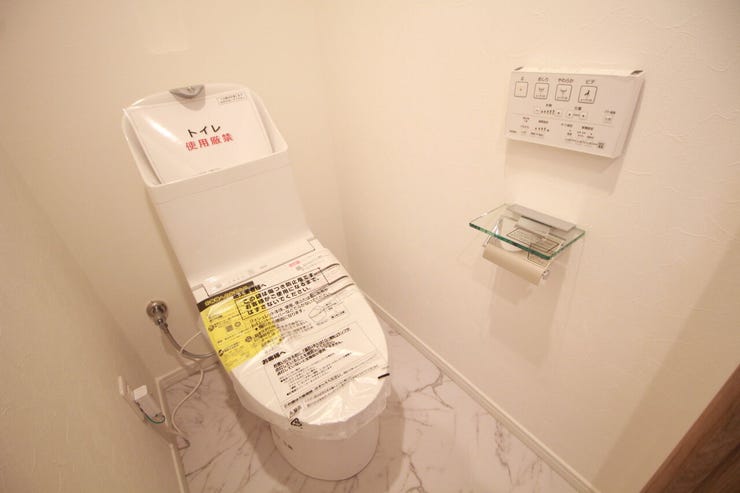 いつも清潔なスペースであってほしいのが毎日使うトイレです。掃除がしやすいのはもちろん、落ち着けるスペースにしたいですね。