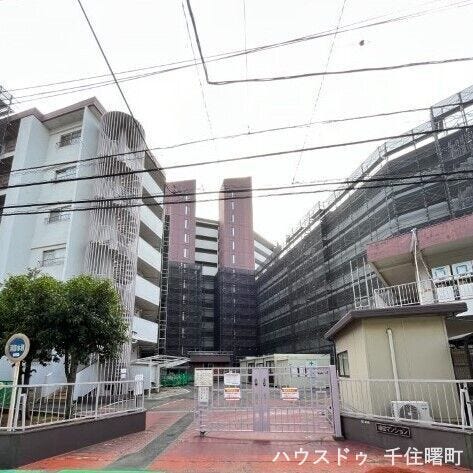 【外観】
急行停止駅【西新井】駅徒歩10分!大規模修繕工事中!
◆◇◆室内の見学も可能です。◆◇◆
お電話【0120-388-208】にてご予約ください。