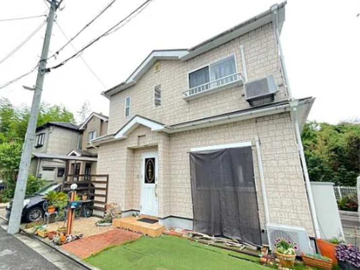 【外観】
南海高野線 北野田駅 バス14分 平南住宅前下車 徒歩6分
建物面積 101.84㎡
土地面積 124.38㎡(公簿)
駐車場 空有 3台 (車種による)