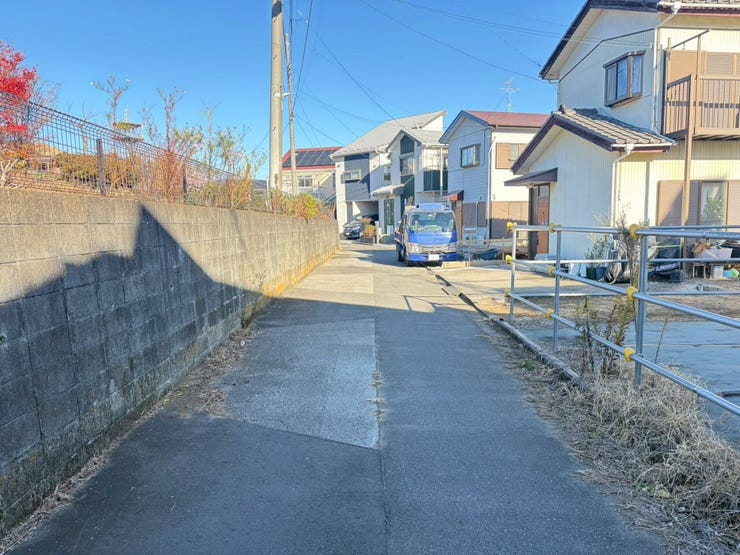 ◇現地見学会開催中◇
平日や仕事終わりの夜でも「今日見てみたい!」そんなときでもOK♪
お電話1本でスタッフがすぐに駆けつけます!