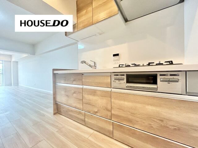 広々キッチンで作業しやすい♪並んで調理や片付けができるので、家族や友人と一緒に料理を楽します◎