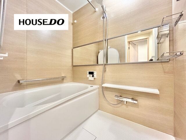 横向きミラーで浴室が広々&明るく!追い炊き機能付きで毎日のバスタイムが快適に♪