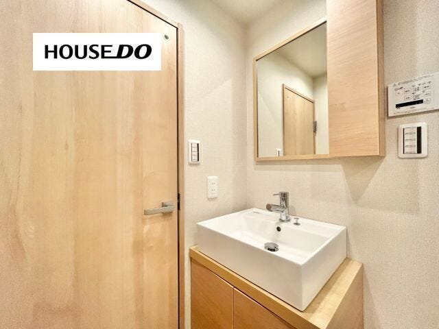 造作風洗面がオシャレ♪日の身支度がもっと快適に。デザインも使い勝手もこだわった特別な空間です◎