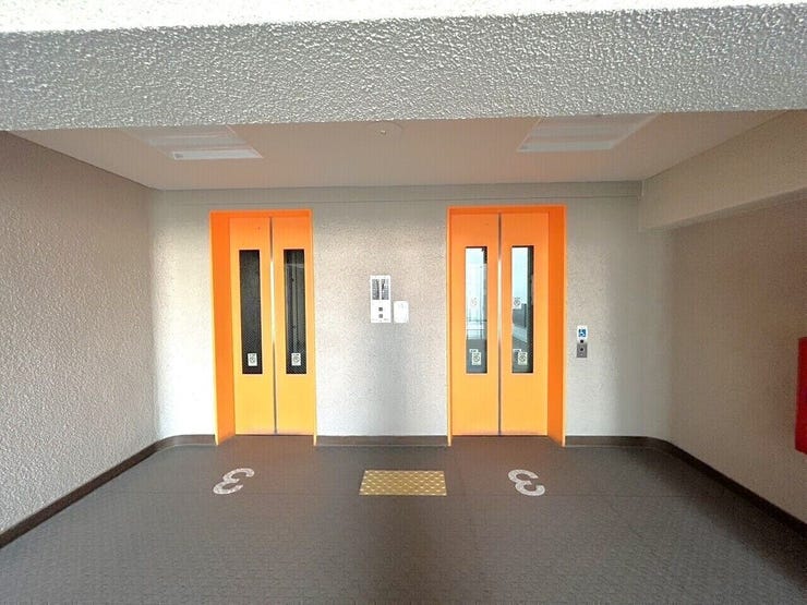 各階停止エレベーター有で小さいお子様との移動もラクラク♪