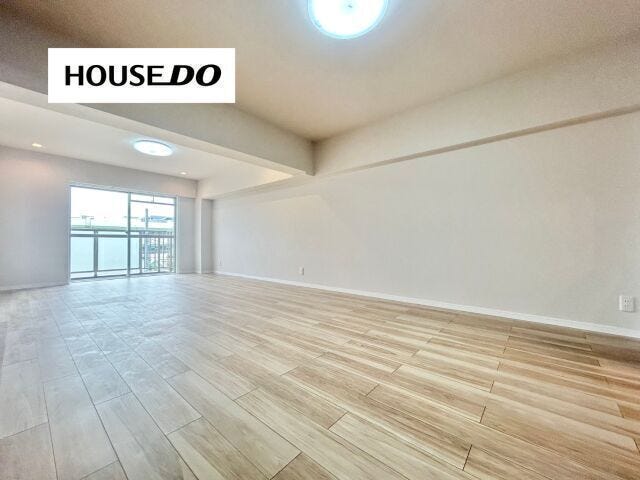 大きなソファやダイニングテーブルを置いても余裕があり、インテリアを楽しんで頂けます♪