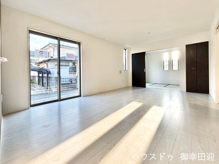 ■□■安らぎと笑顔の中心地■□■陽光が優しく降り注ぎ、会話が自然と弾む。ここでは、毎日が特別な時間へと変わります。