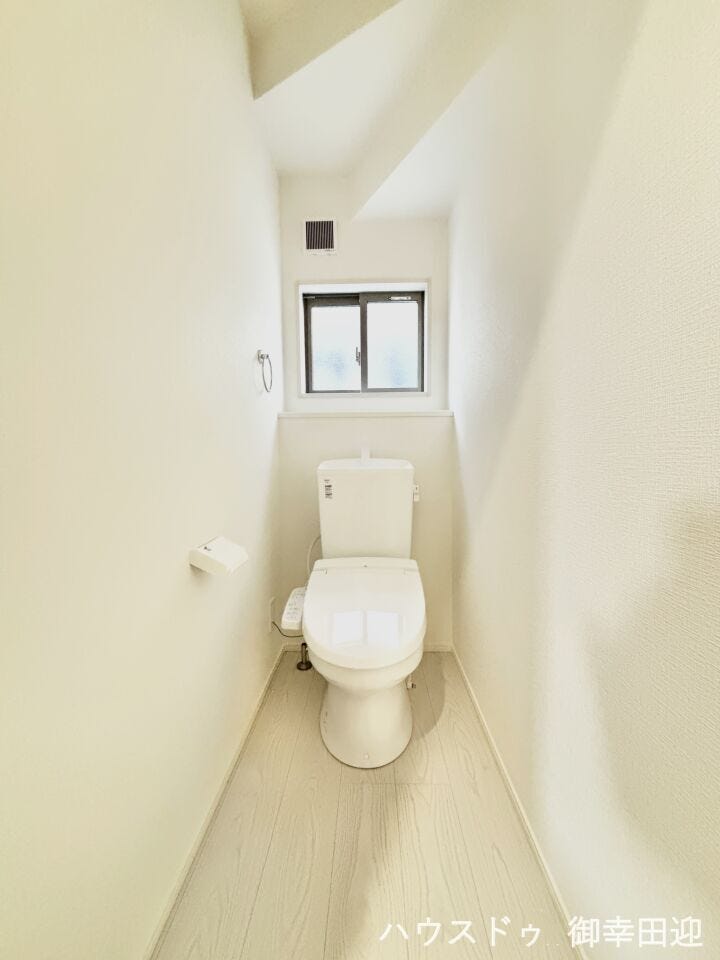 ■□■安らぎのひとときを提供する場所■□■清潔さと静けさを両立した空間。心落ち着くひとときを過ごせる、プライベートなレストルームです。