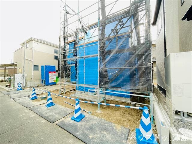 2面バルコニーのためプライベートが確保されています。7.6帖洋室は西側にウォークインクローゼットを配置し、大きなベッドやシングルベッドの2台置きなども可能です。