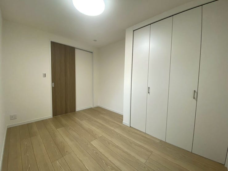 クローゼットつきの洋室でお部屋がスッキリ整う洋室
使い勝手に優れております♪