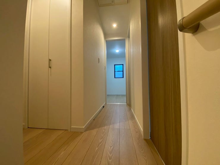 階段上がった廊下