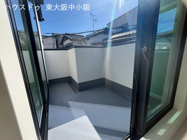 日差したっぷりのバルコニーです♪