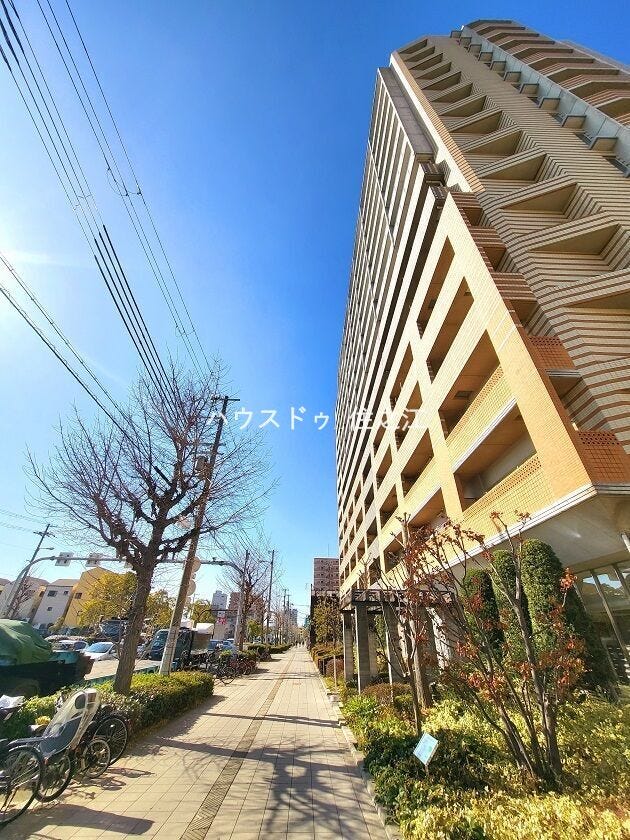 ★建物と前面道路の間には歩道がございますのでお子様も安心通学♪