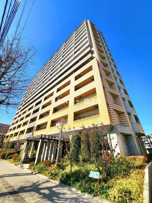 ★バルコニー幅は余裕がございますので小テーブルでティータイムも楽しめます♪