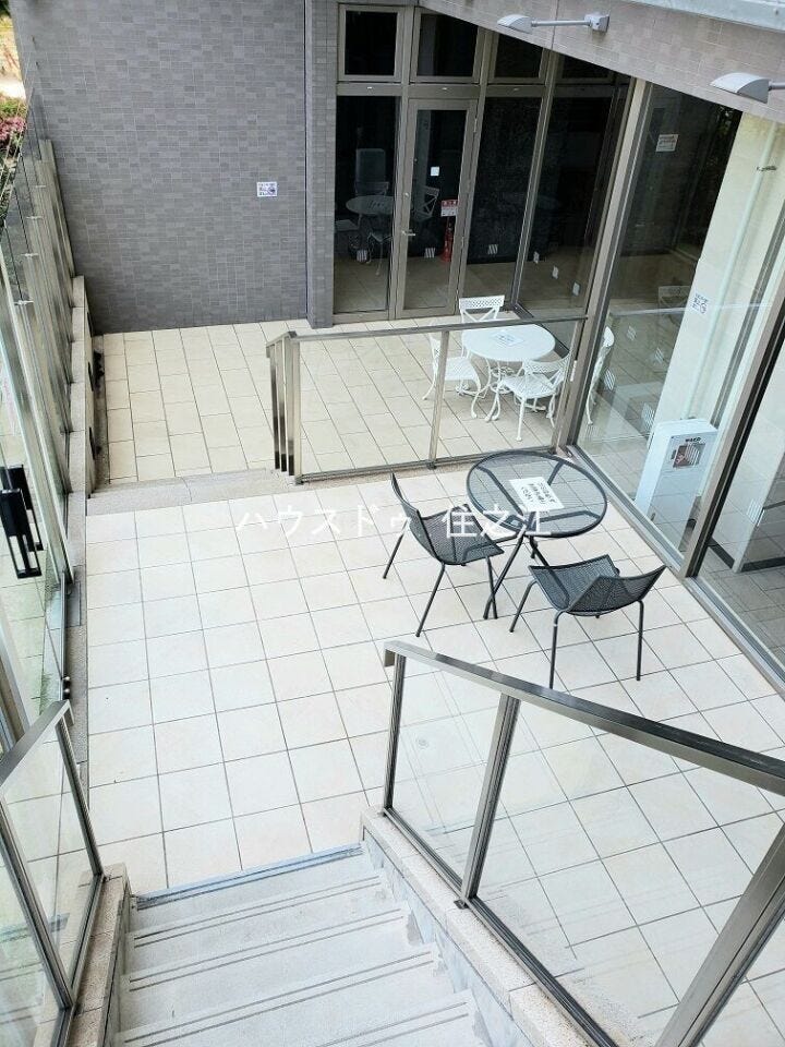 ★マンション敷地内。お子様の遊び場にも最適ですね♪