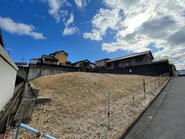 小学校まで徒歩約9分♪
お子様の通学も安心です。