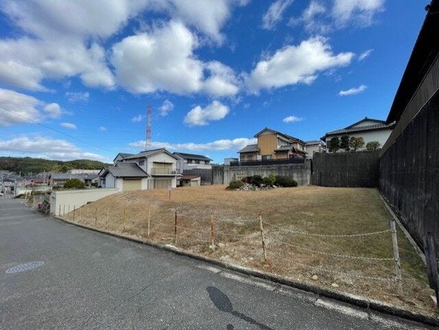 三交バス【八幡公園前】停 徒歩約2分!
西日野駅まで徒歩約16分になります。
