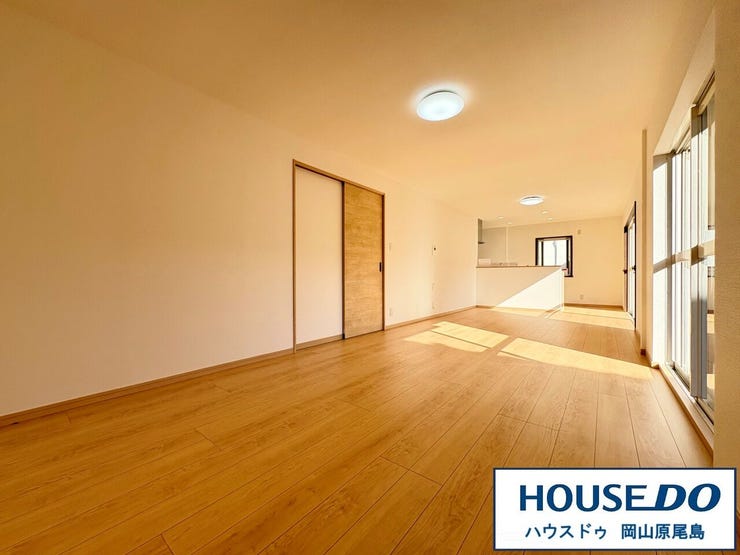 光と風があふれる開放的なリビングダイニングには自然と家族みんなが集まってきます。 明るく穏やかな空気のなかで飲んだり、食べたり、笑ったり♪