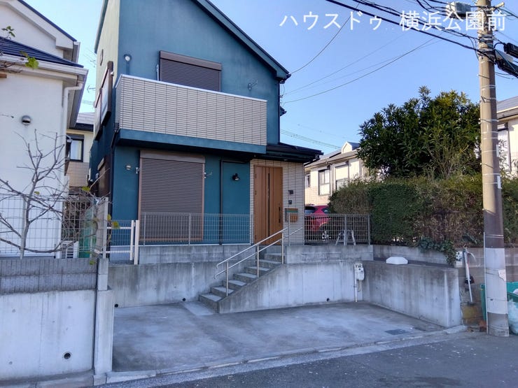 【外観】
南区大岡1丁目の中古戸建です。
2025年12月にリフォームが完了しています。