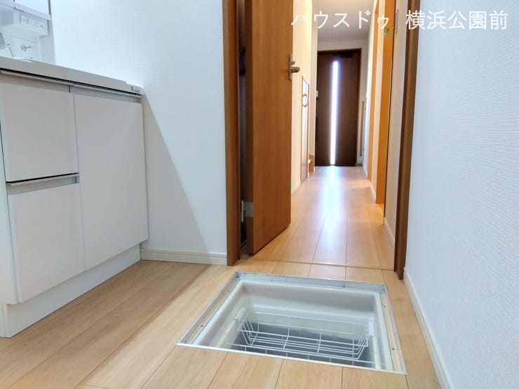 洗面所にも床下収納が付いています。