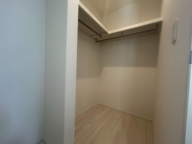 ウォークインクローゼットには扉を設けていないのでスムーズな出入りが可能です!