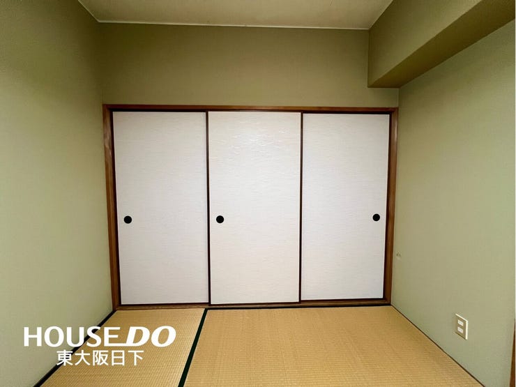 和室約6帖:押入が設置されていますので、お布団など置き場に困る季節の物なども収納できます♪