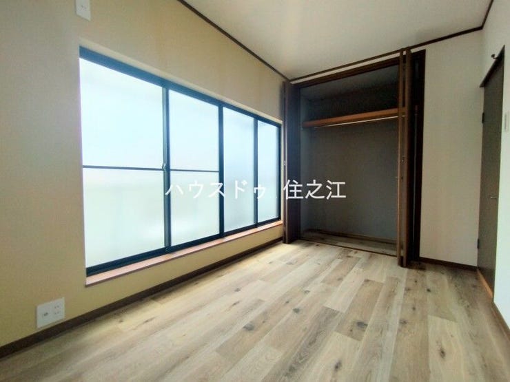 収納がございますのでお部屋の中がスッキリ片付きますよ