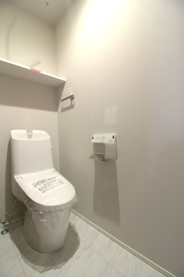 *2階のトイレ*
1・2階にトイレがございます♪朝の忙しい時間帯も待たずにすみそうですね♪