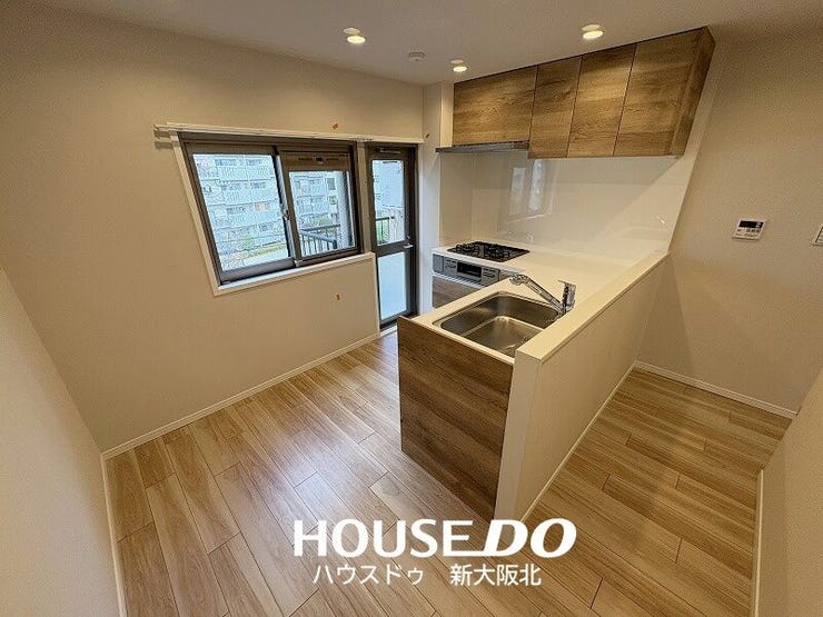 【外観】
■キッチンにも窓があり匂いがこもりにくいですね!