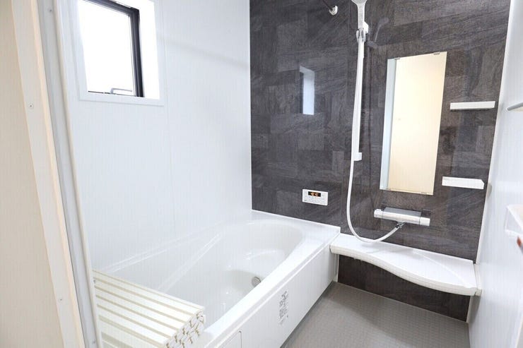 ◇浴室◇ 同仕様
一坪サイズの浴室で足が伸ばせて快適です♪
浴室暖房乾燥機付で、雨の日でも洗濯物が乾かせます♪