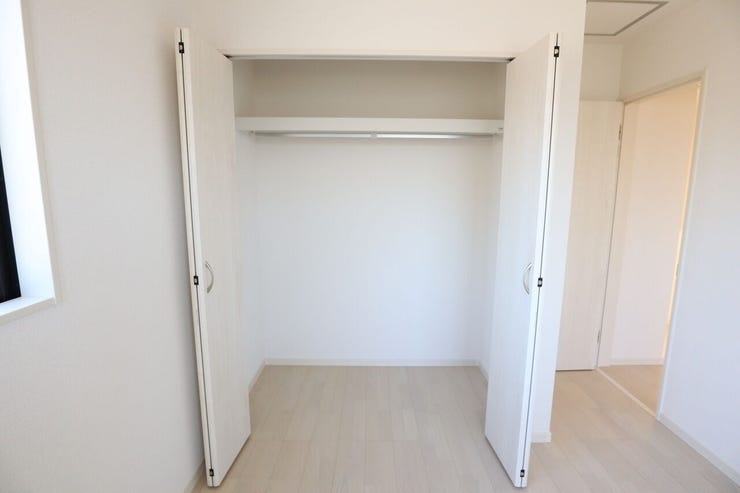 ◇クローゼット◇ 同仕様
全居室収納付き♪
お部屋がスッキリとお使いいただけます♪