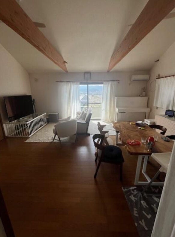 天井との圧迫感がなく開放的な2階リビングとなっています。