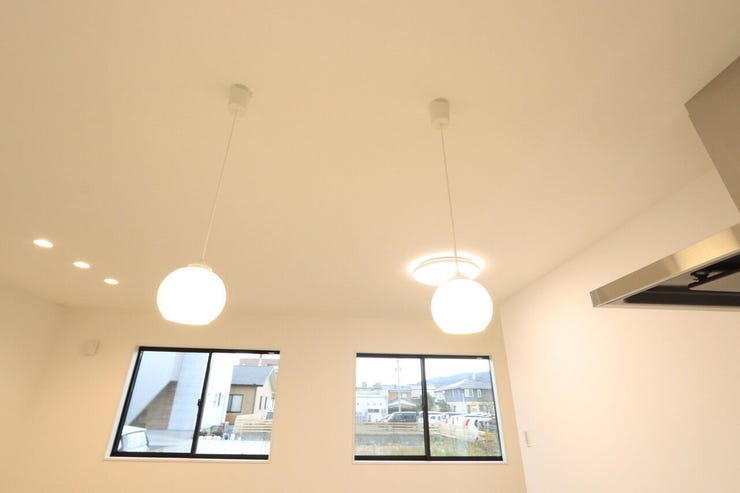 ペンダントライトがおしゃれなキッチンでやる気もUP!