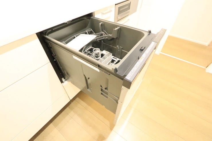 食器洗浄乾燥機を完備。
忙しいママの家事の時短に役立ちます!