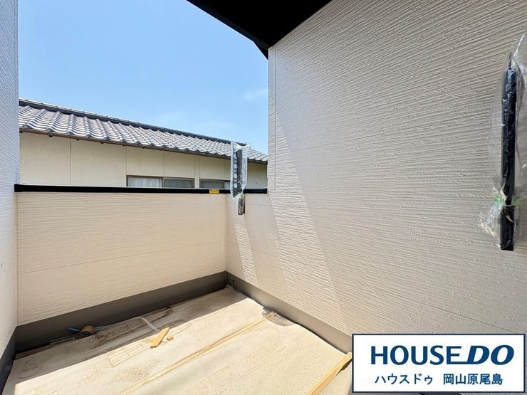 陽当り良好なバルコニーには、洗濯物干しに便利な竿かけも完備しています◎
※同施工会社の物件イメージ写真です。