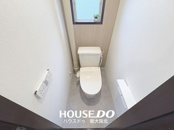 ■年中いつでも快適にご使用いただける温水便座付きトイレ!
■壁掛けリモコンがついているので操作もスムーズです!