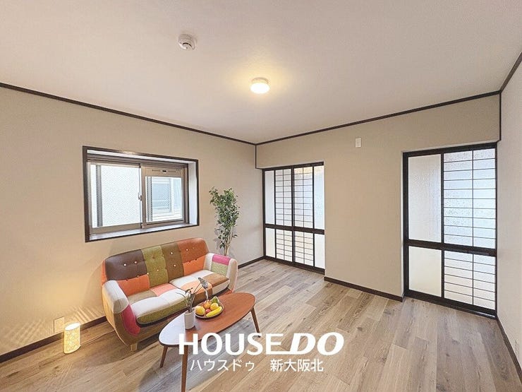 【外観】
■窓が2面あるので、外からの光が入りやすく、暗くなりがちなキッチンにも光が差し込みます!
■外の景色を眺めながら料理をするのも楽しいですね!