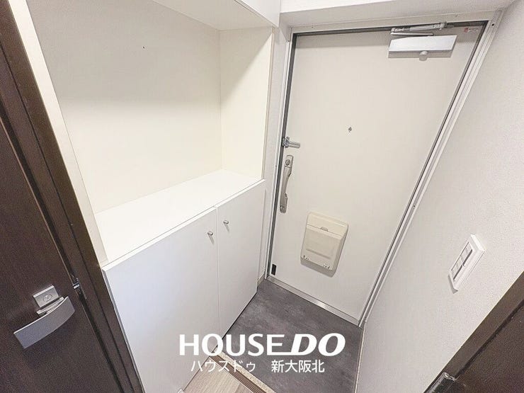 ■外からはハンドルを引くだけ、中からは押すだけの簡単操作のプッシュプルドアハンドルを採用しています!
■荷物が多く両手がふさがっているときや小さなお子様でも簡単に開閉していただけます◎