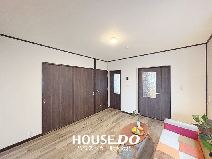 ■7帖洋室
■こちらはリビングとしてお使いいただけスお部屋です♪
■中央にあるお部屋なのでご家族が自然と集まる空間になりそうですね!