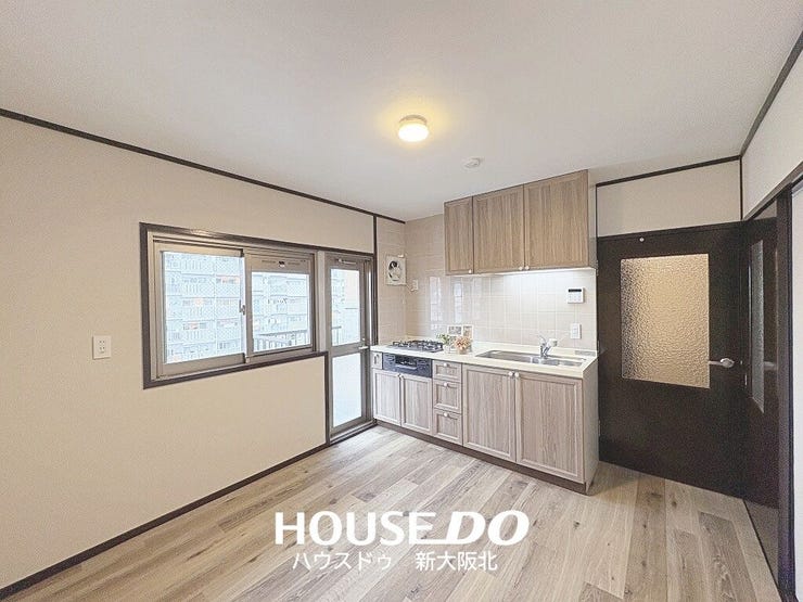 ■壁付きのキッチンは食器棚などの家具を配置する場所が選べるので、お客様に合わせたレイアウトにできます!
■デッドスペースができにくいため、リビングやダイニングを広く使えるのも魅力です!