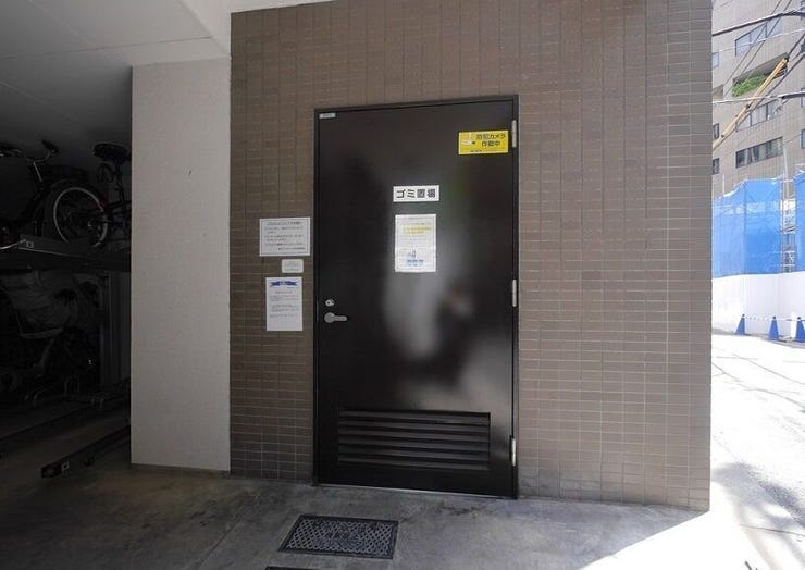 敷地内にゴミ置き場があり、ゴミ捨ても簡単です。