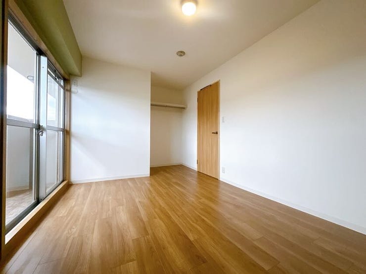 ご家族揃ってお休みいただける、広々としたお部屋です。