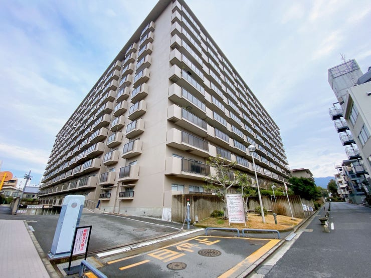 【外観】
「JR奈良駅」より徒歩約5分の立地◎