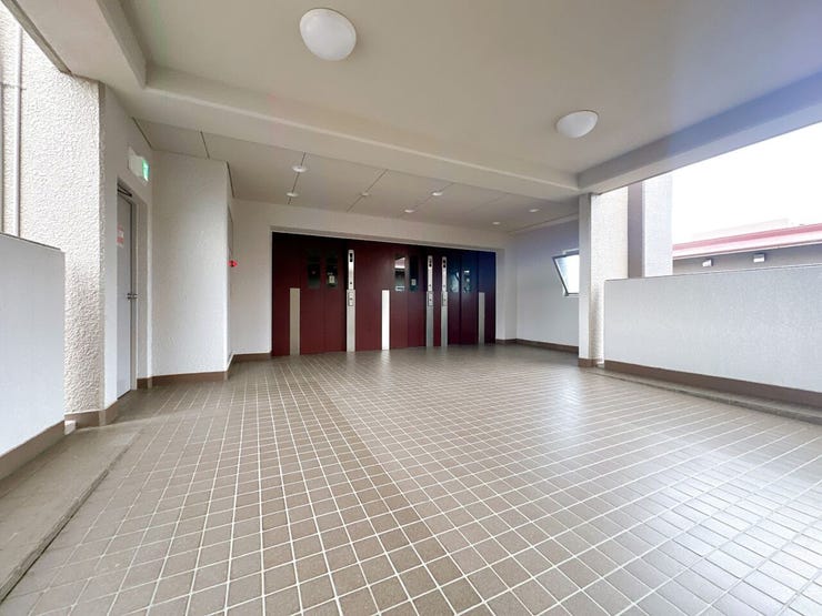 エレベーター付のマンションです。