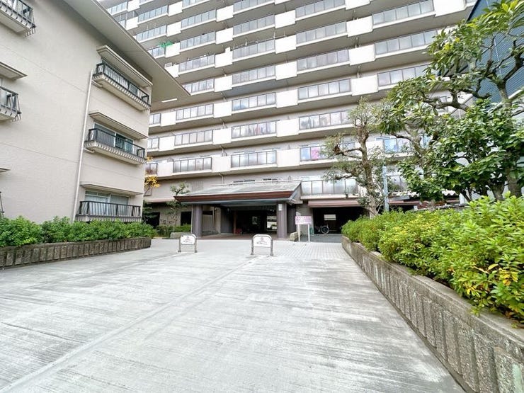 公園の多い地域です。お気に入りの家から足を少し伸ばして、お散歩などでゆったり過ごす時間も有意義です。